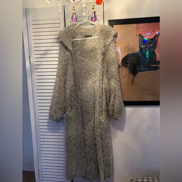 3/4 length sweater with hood - Picture 1 of 4